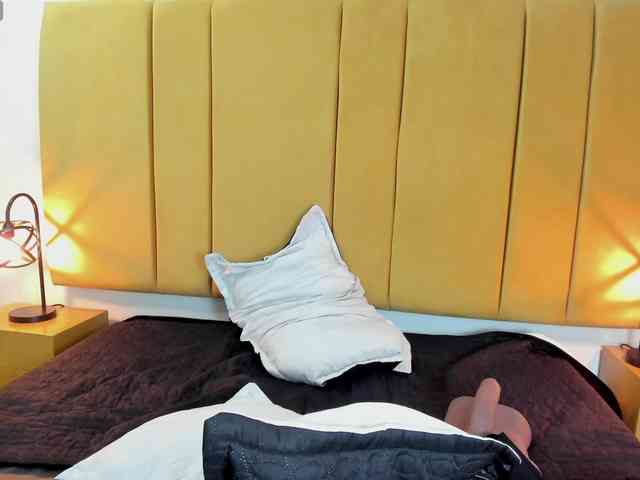 Lupita223 Live Webcam on BongaCams