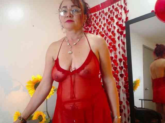 Lupita223 webcam