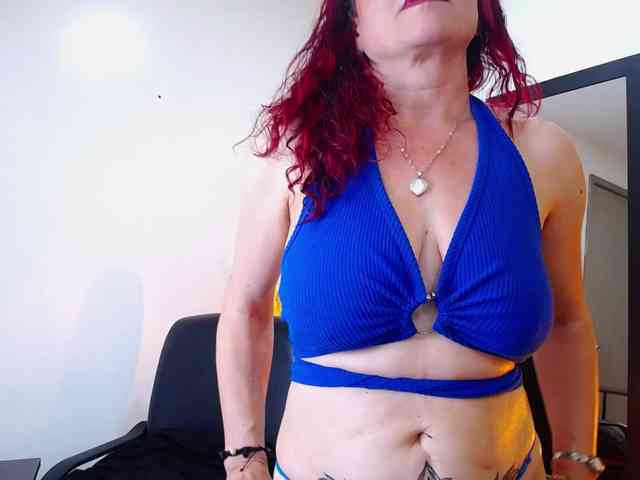 Lupita223 webcam