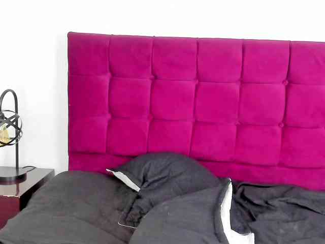 Lupita223 webcam