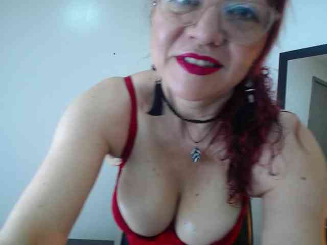 Lupita223 webcam
