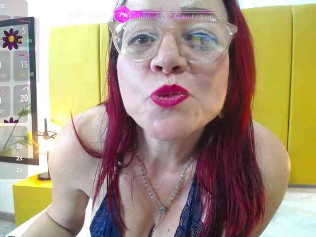 Lupita223 webcam
