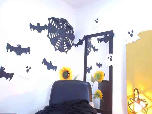 Lupita223 webcam