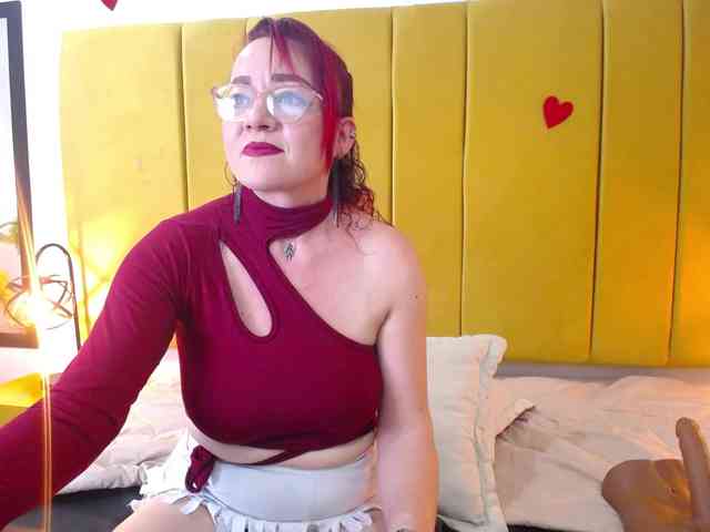Lupita223 webcam