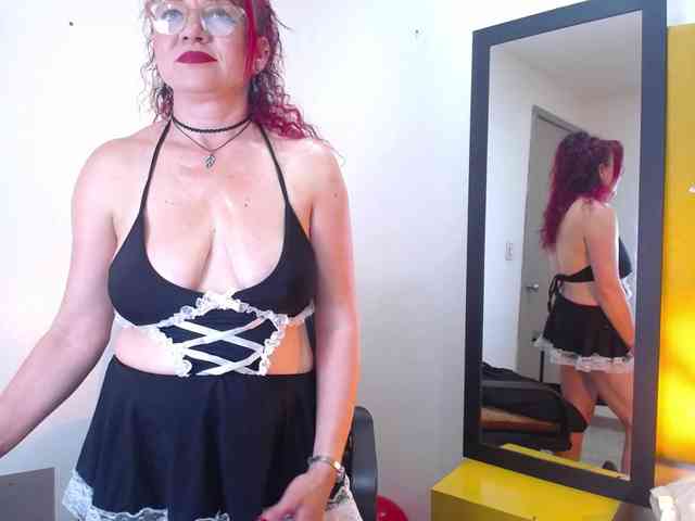 Lupita223 webcam
