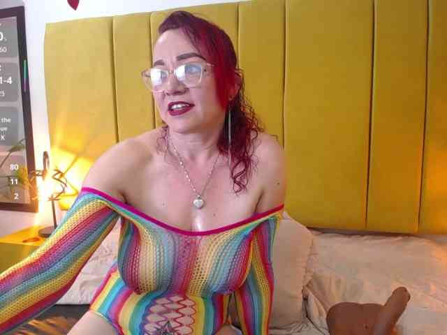 Lupita223 webcam