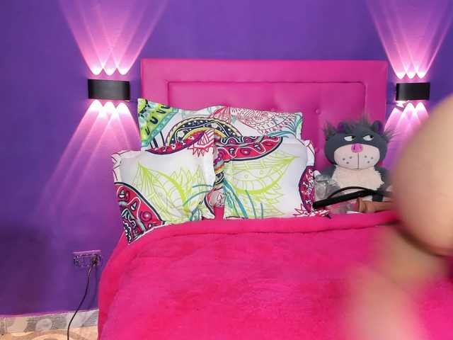 Nicolle-Bryan12's BongaCams show and profile