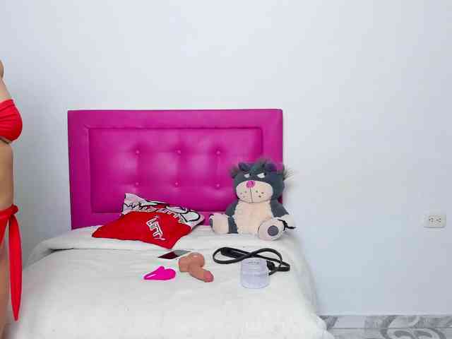 Nicolle-Bryan12 webcam