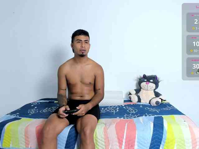 Nicolle-Bryan12 webcam