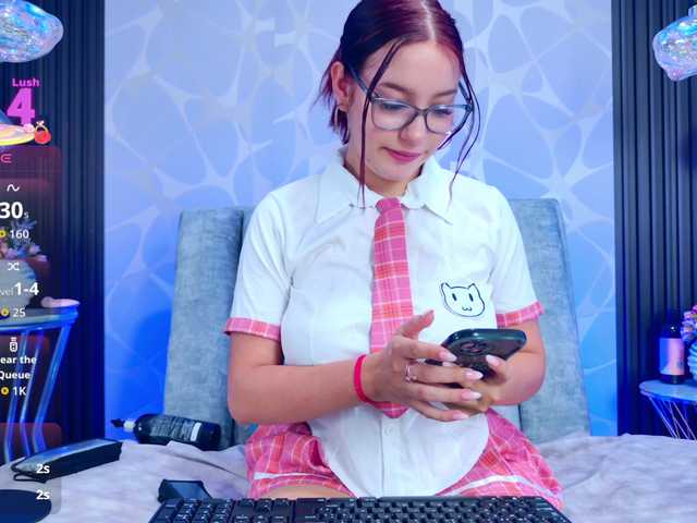 LiliFox18's BongaCams show and profile