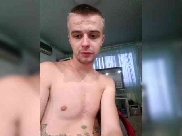 Vadymbigdickovi... Live Webcam on BongaCams