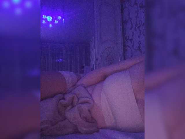 Swit777's BongaCams show and profile