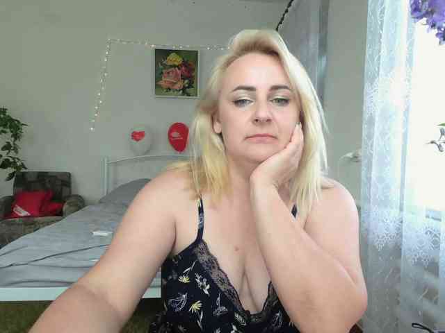 SheilaGirl webcam