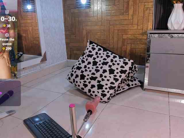Laross25 Live Webcam on BongaCams
