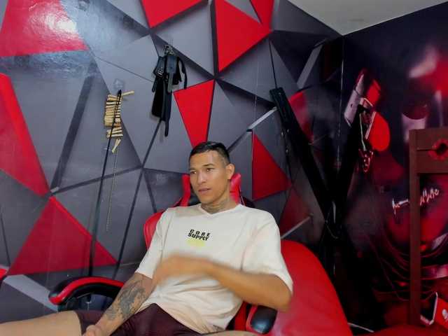 Hana-and-Zeta webcam