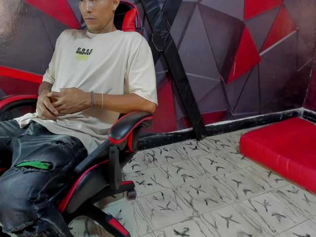 Hana-and-Zeta Nude Live Sex Shows