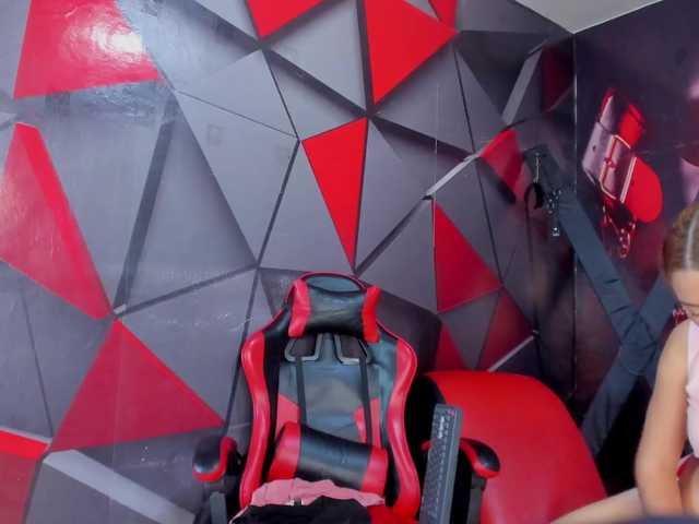 Hana-and-Zeta's BongaCams show and profile