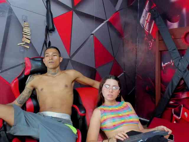 Hana-and-Zeta webcam