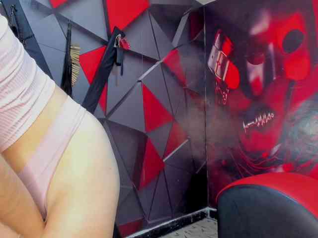 Hana-and-Zeta webcam