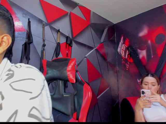 Hana-and-Zeta webcam