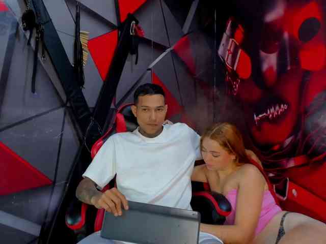 Hana-and-Zeta webcam