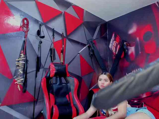 Hana-and-Zeta webcam