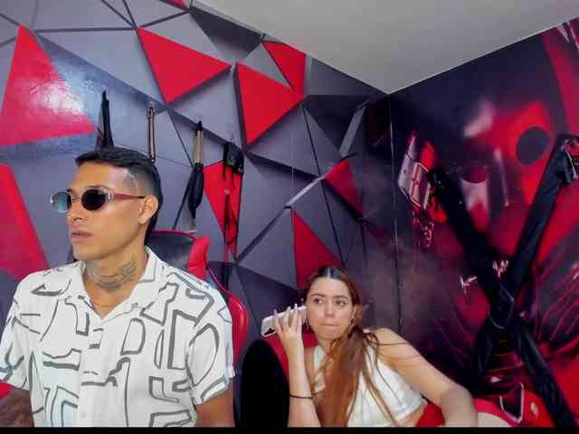 Hana-and-Zeta webcam