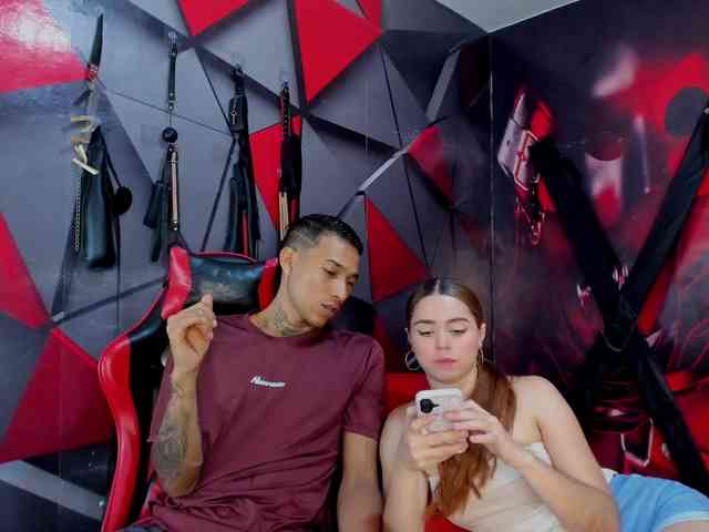 Hana-and-Zeta webcam