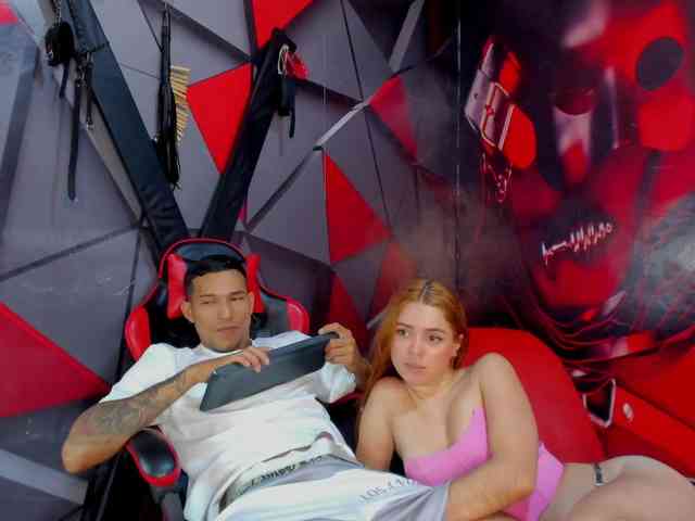 Hana-and-Zeta webcam