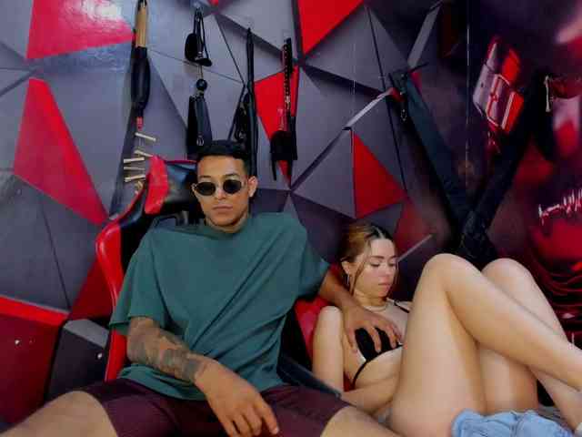 Hana-and-Zeta webcam