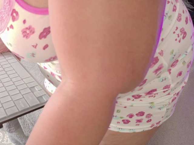 Arethaozz1's BongaCams show and profile