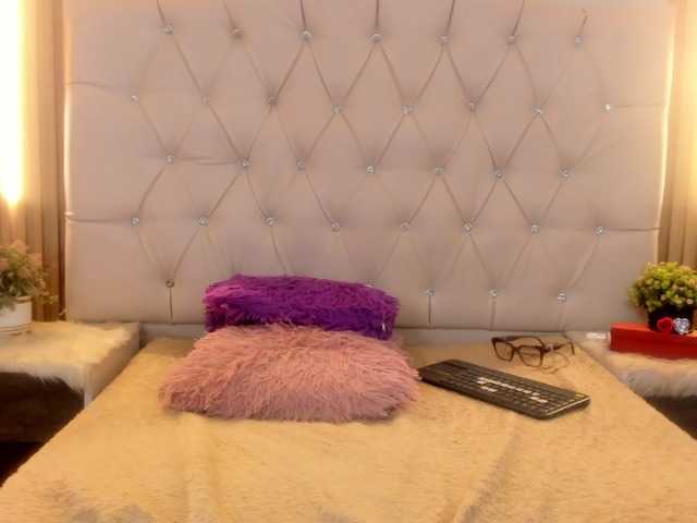 Arethaozz1's BongaCams show and profile