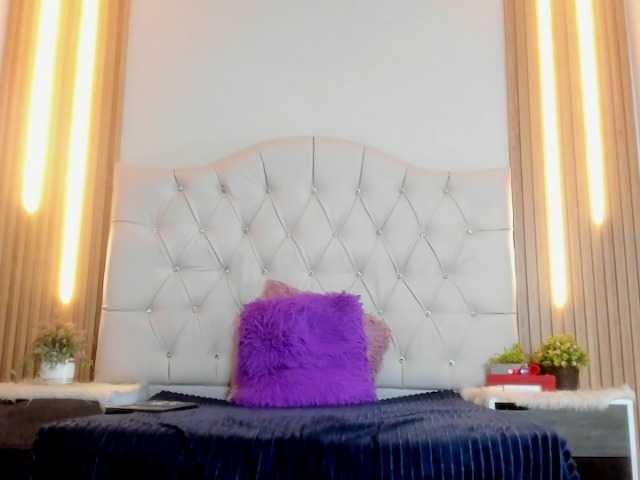 Arethaozz1's BongaCams show and profile