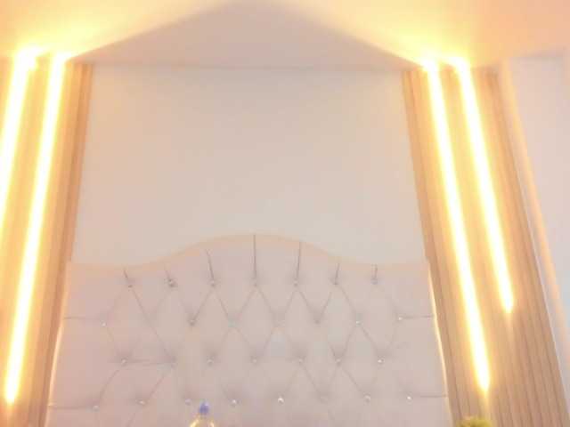 Arethaozz1's BongaCams show and profile