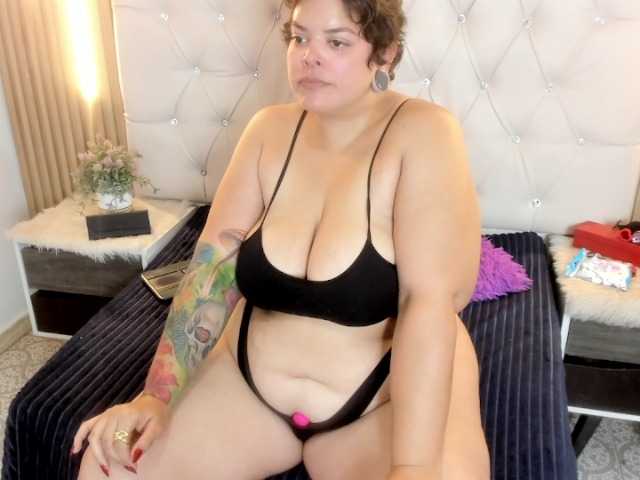 Arethaozz1's BongaCams show and profile