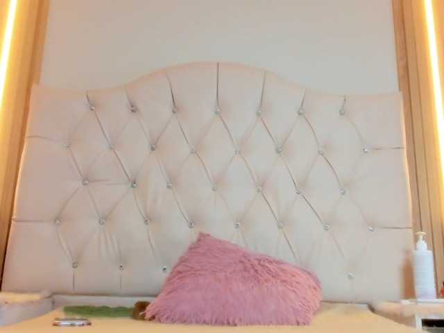 Arethaozz1 from BongaCams is Freechat