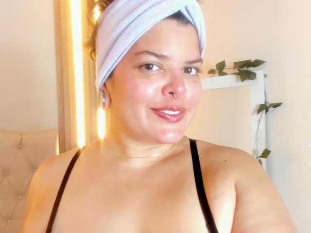 Arethaozz1's BongaCams show and profile