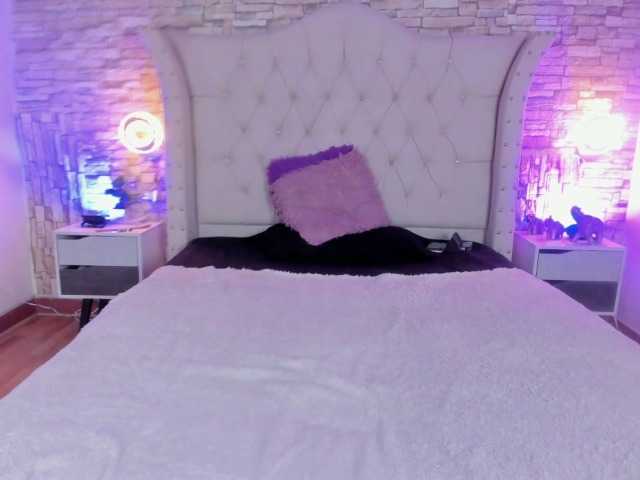 Arethaozz1's BongaCams show and profile