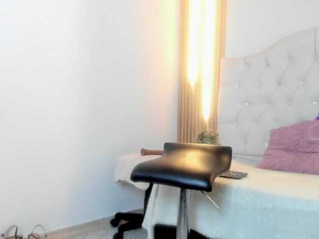 Arethaozz1's BongaCams show and profile