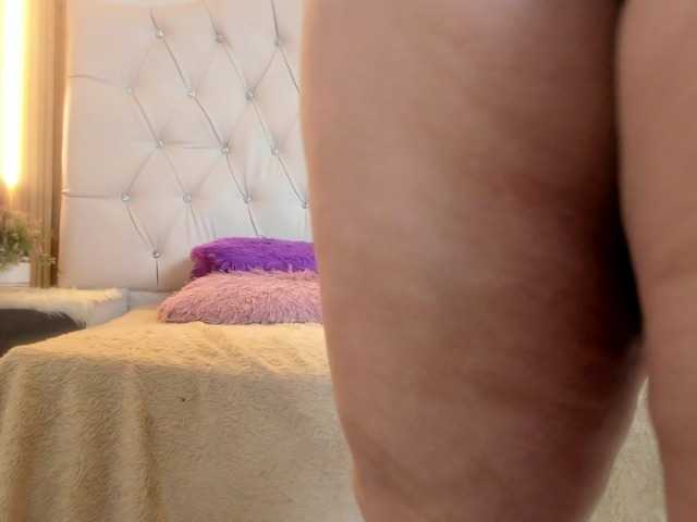 Arethaozz1's BongaCams show and profile