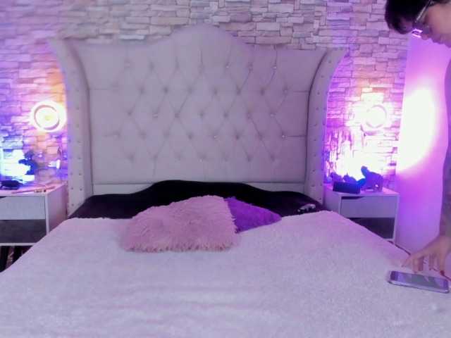 Arethaozz1's BongaCams show and profile