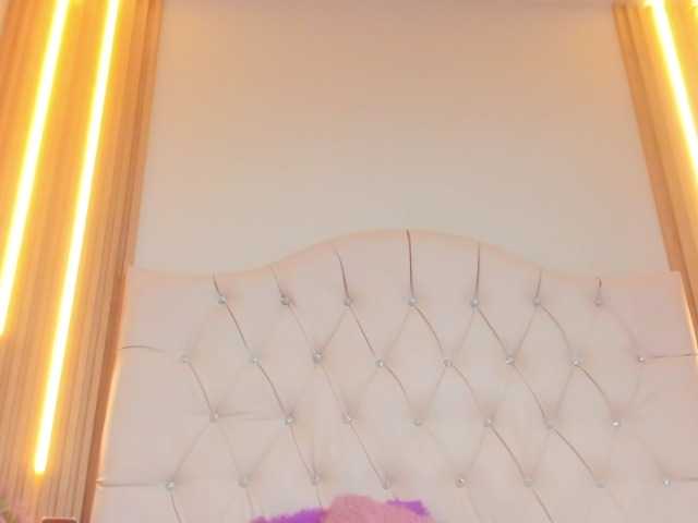 Arethaozz1's BongaCams show and profile