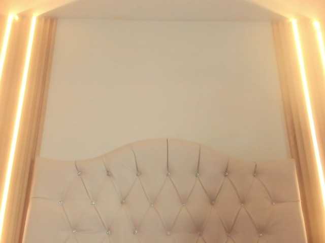 Arethaozz1's BongaCams show and profile