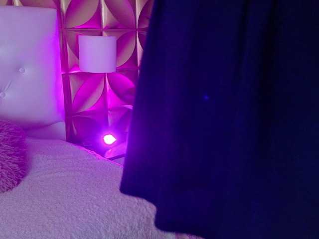 Arethaozz1's BongaCams show and profile