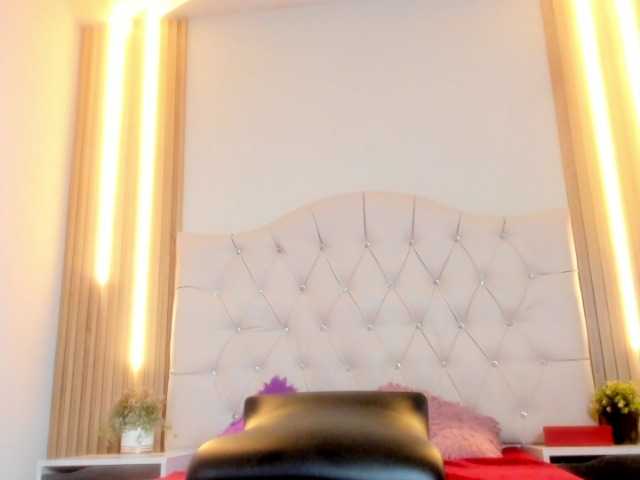 Arethaozz1's BongaCams show and profile