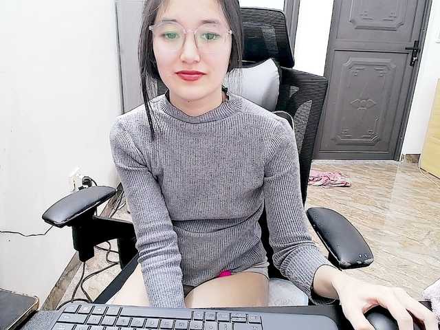 Hana099's BongaCams show and profile