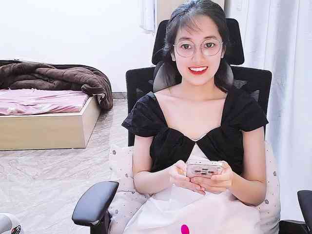 Bella099 webcam