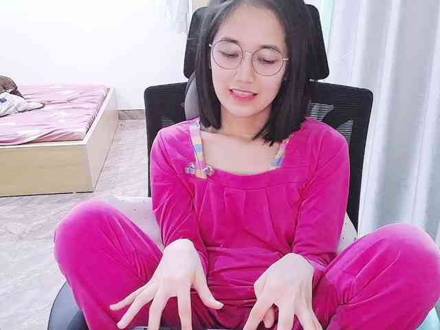 Bella099 webcam