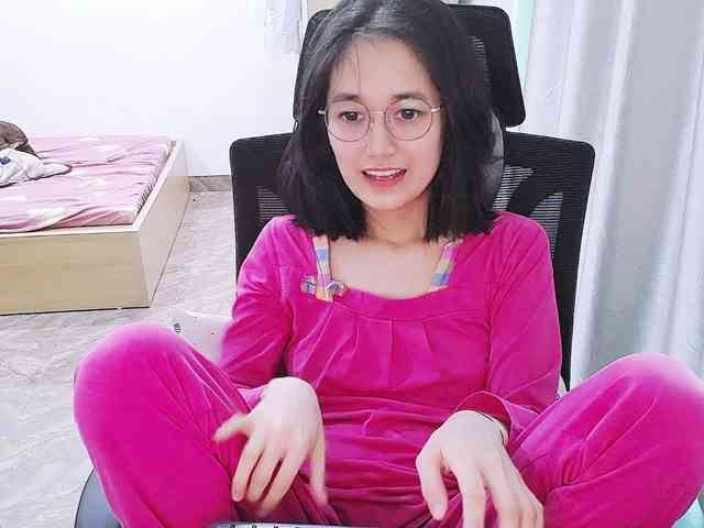 Bella099 webcam