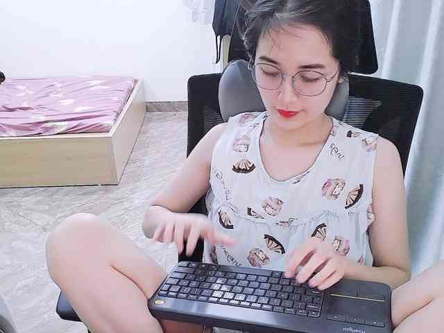 Bella099 webcam